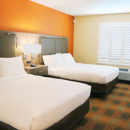 Holiday Inn Express & Suites Elk Grove Central - Hwy 99 By Ihg Εξωτερικό φωτογραφία