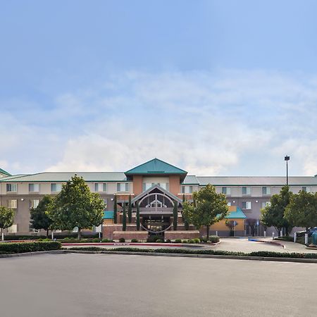 Holiday Inn Express & Suites Elk Grove Central - Hwy 99 By Ihg Εξωτερικό φωτογραφία