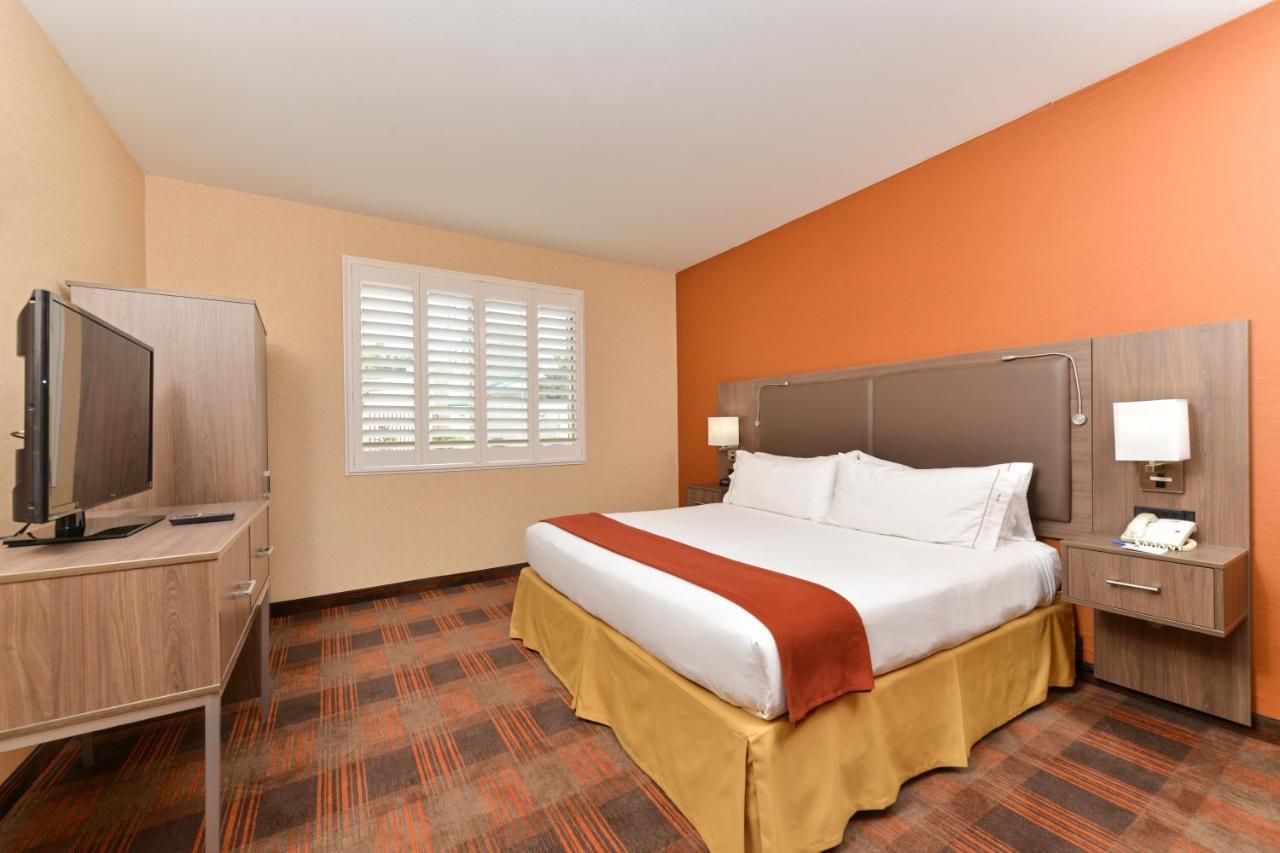 Holiday Inn Express & Suites Elk Grove Central - Hwy 99 By Ihg Εξωτερικό φωτογραφία