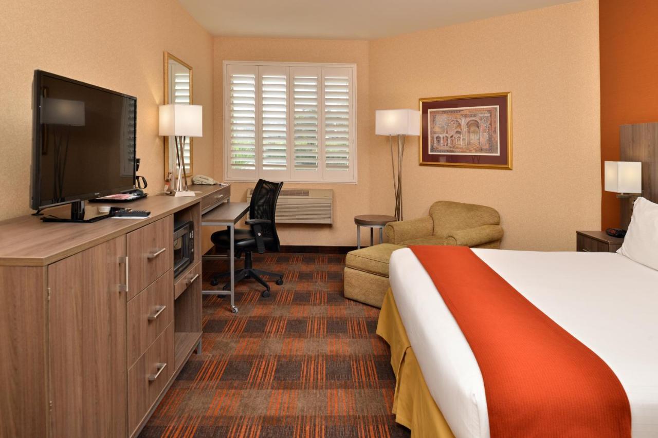 Holiday Inn Express & Suites Elk Grove Central - Hwy 99 By Ihg Εξωτερικό φωτογραφία