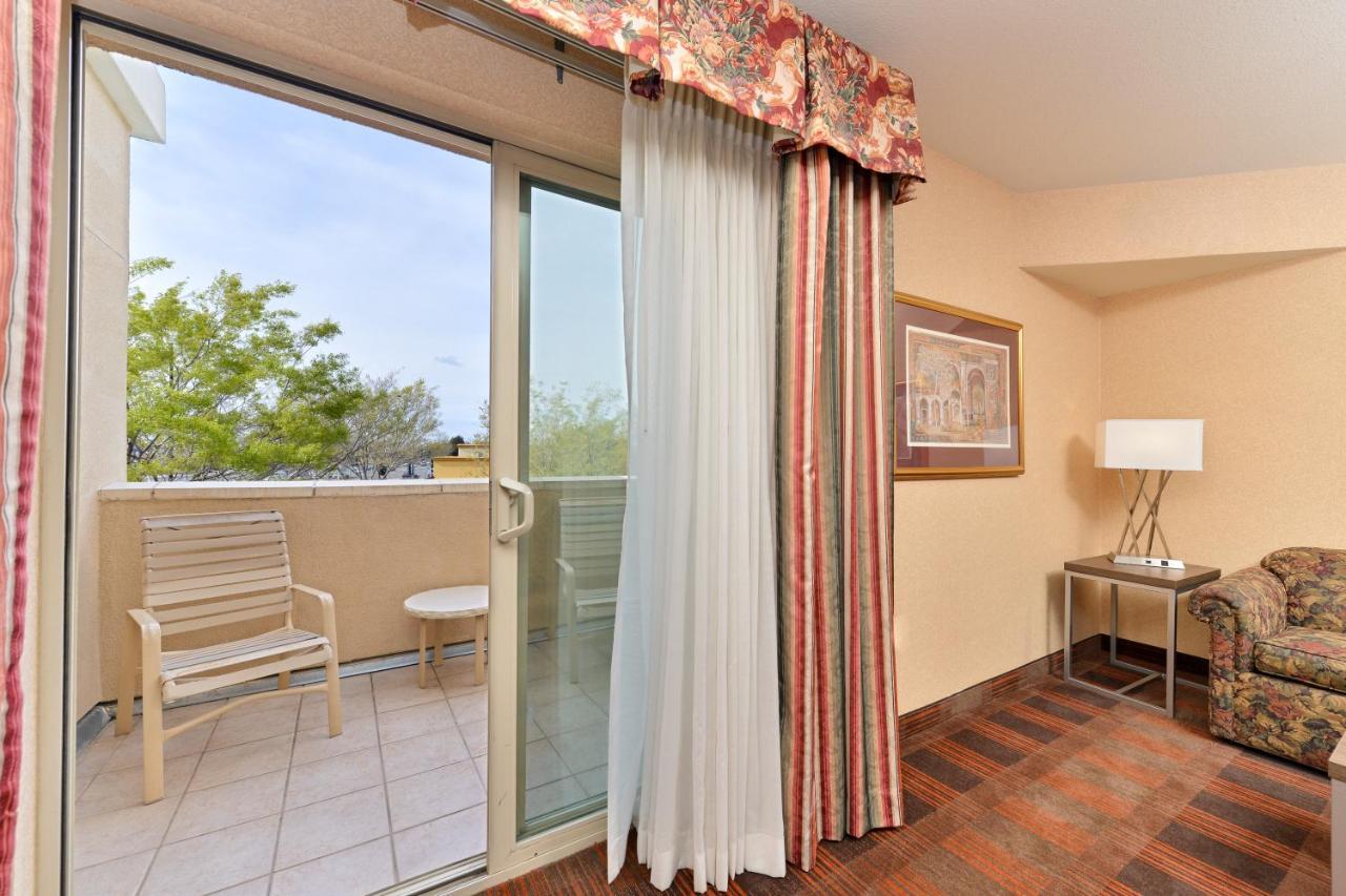 Holiday Inn Express & Suites Elk Grove Central - Hwy 99 By Ihg Εξωτερικό φωτογραφία