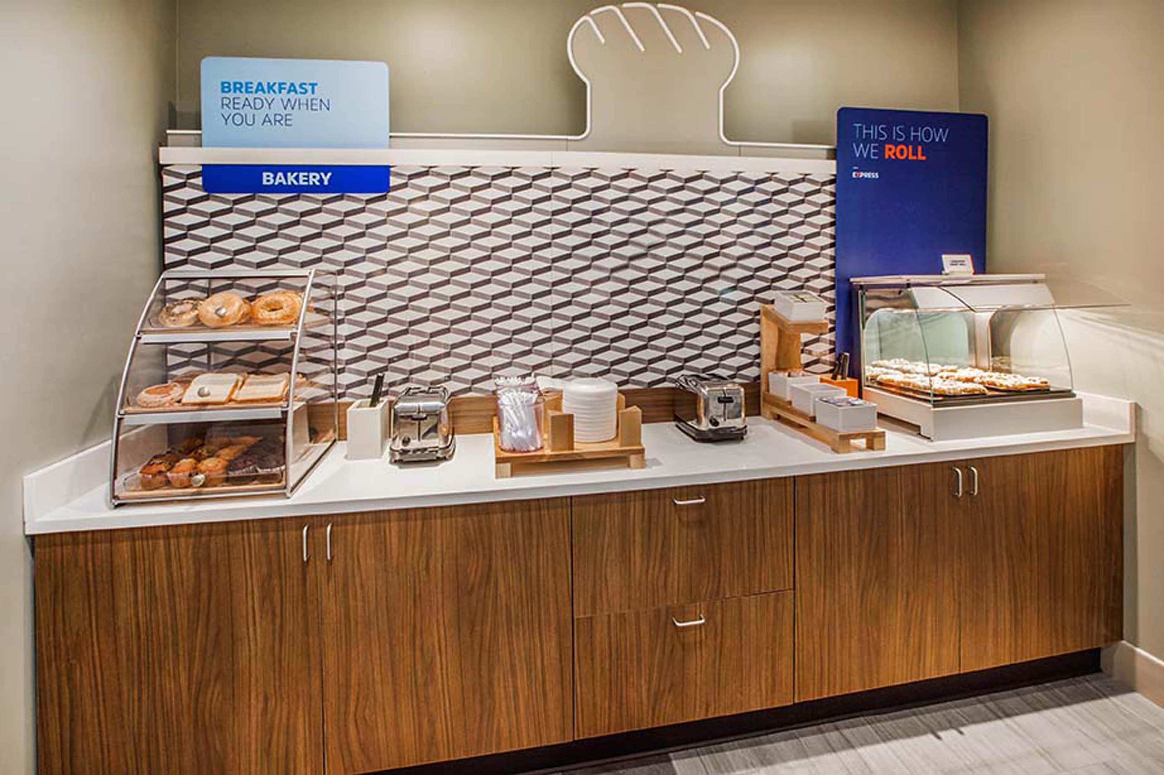 Holiday Inn Express & Suites Elk Grove Central - Hwy 99 By Ihg Εξωτερικό φωτογραφία