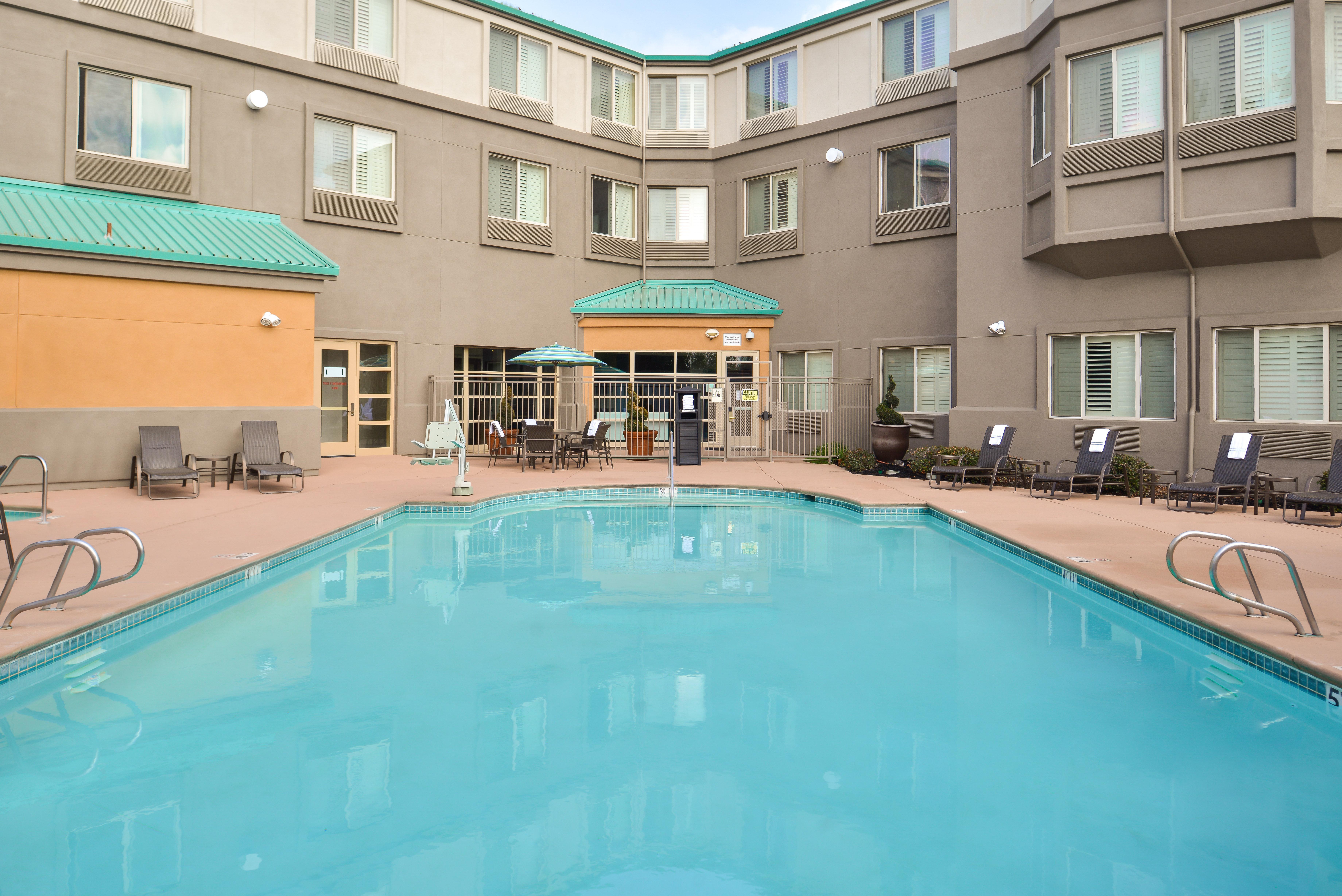 Holiday Inn Express & Suites Elk Grove Central - Hwy 99 By Ihg Εξωτερικό φωτογραφία
