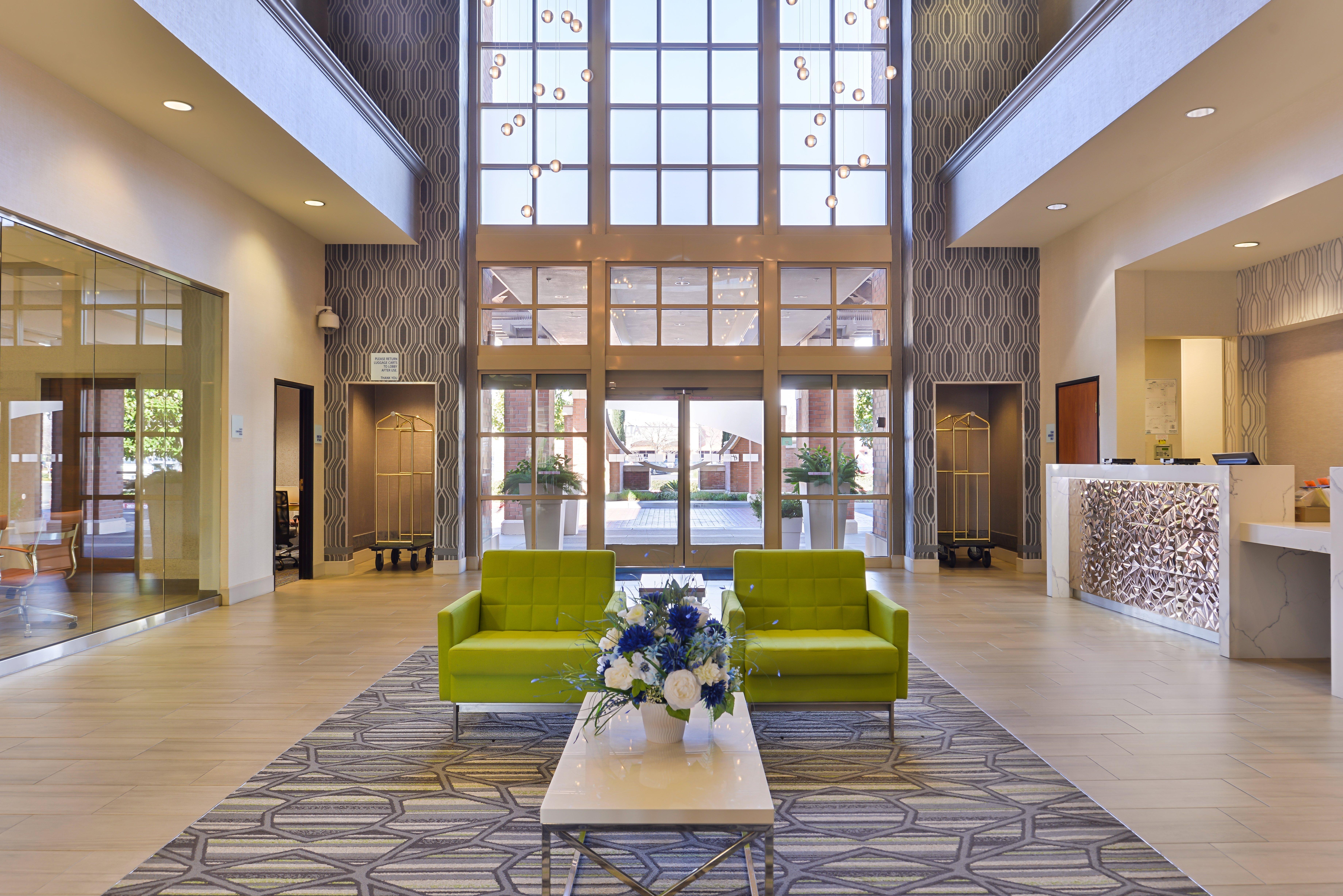 Holiday Inn Express & Suites Elk Grove Central - Hwy 99 By Ihg Εξωτερικό φωτογραφία