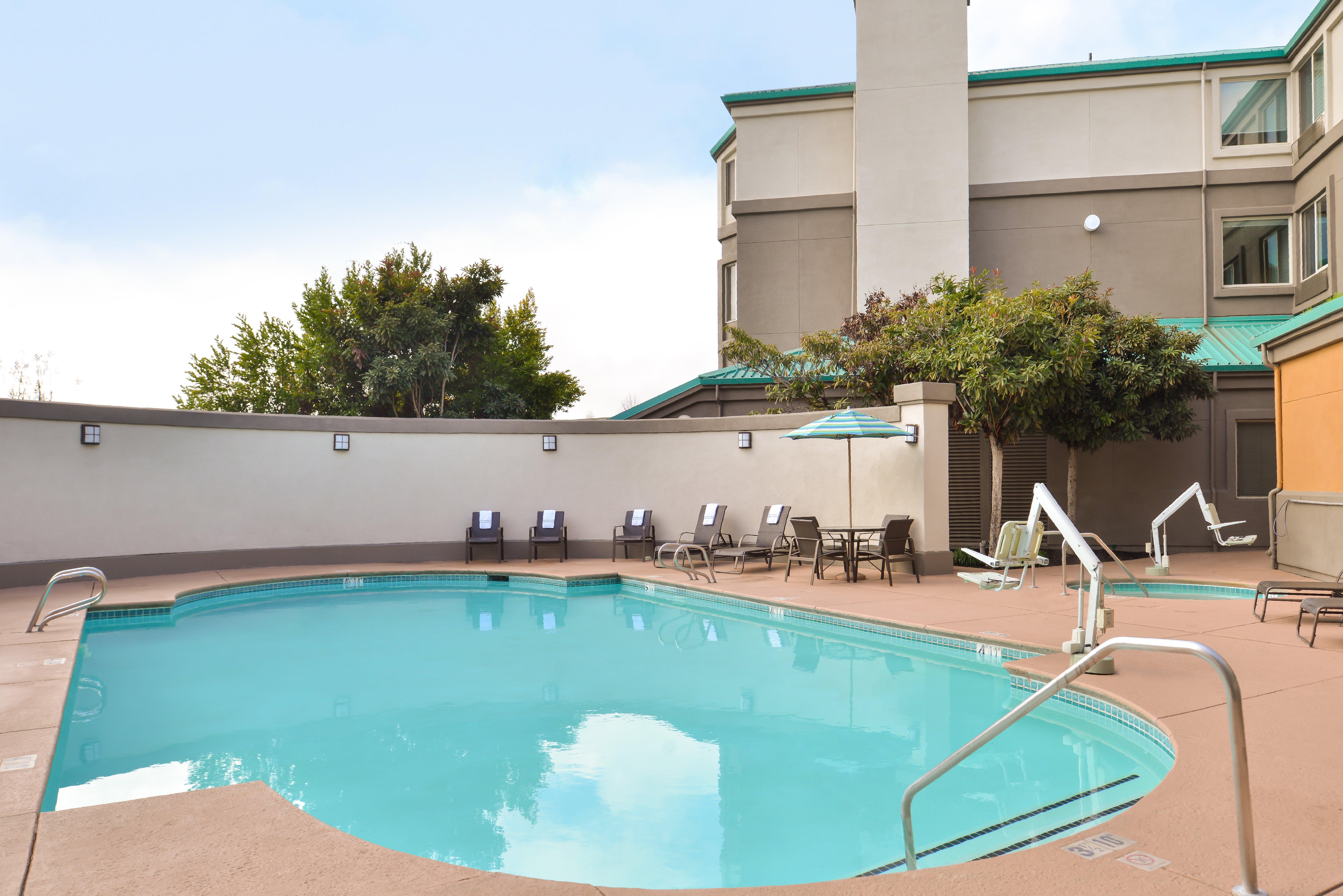 Holiday Inn Express & Suites Elk Grove Central - Hwy 99 By Ihg Εξωτερικό φωτογραφία
