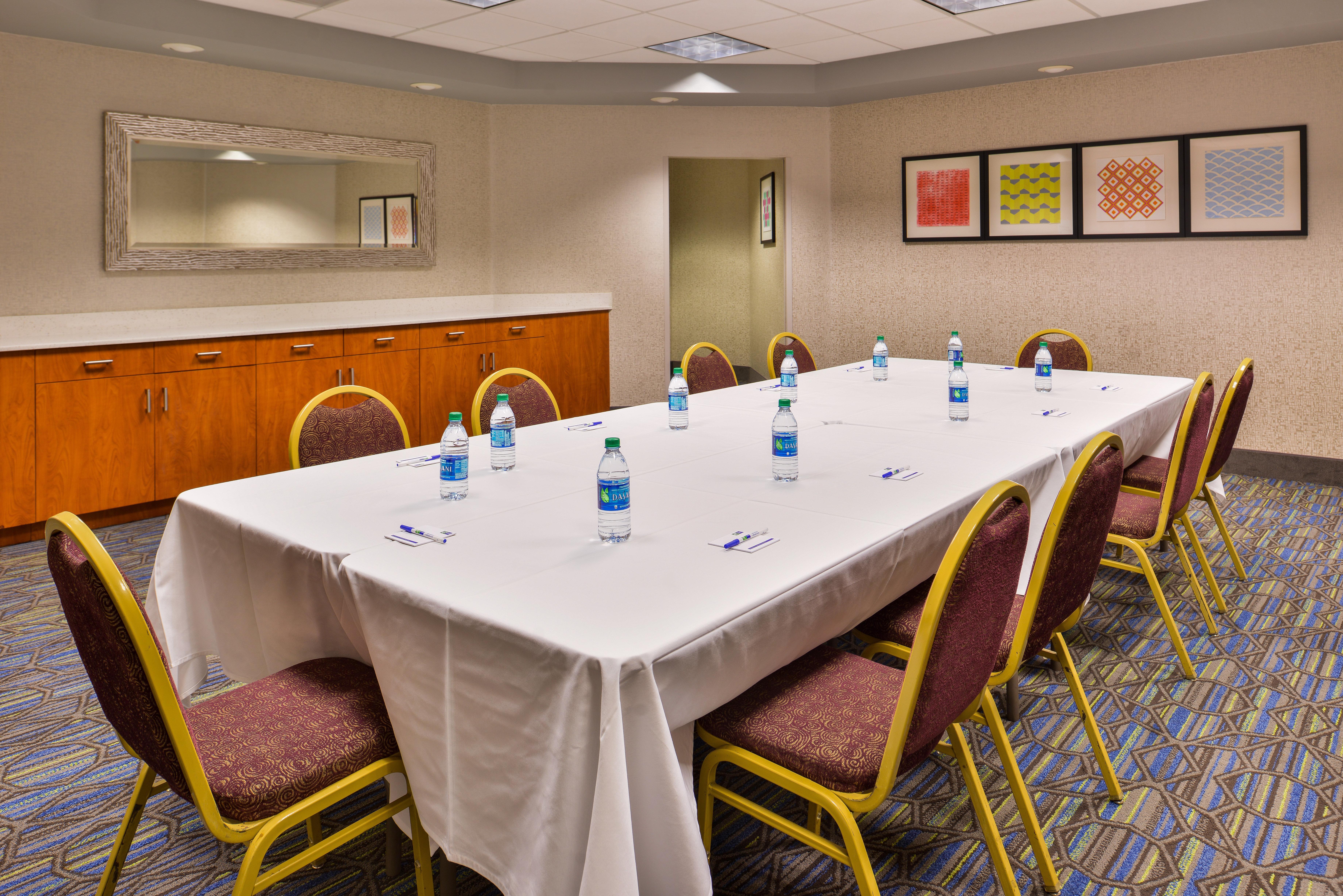 Holiday Inn Express & Suites Elk Grove Central - Hwy 99 By Ihg Εξωτερικό φωτογραφία
