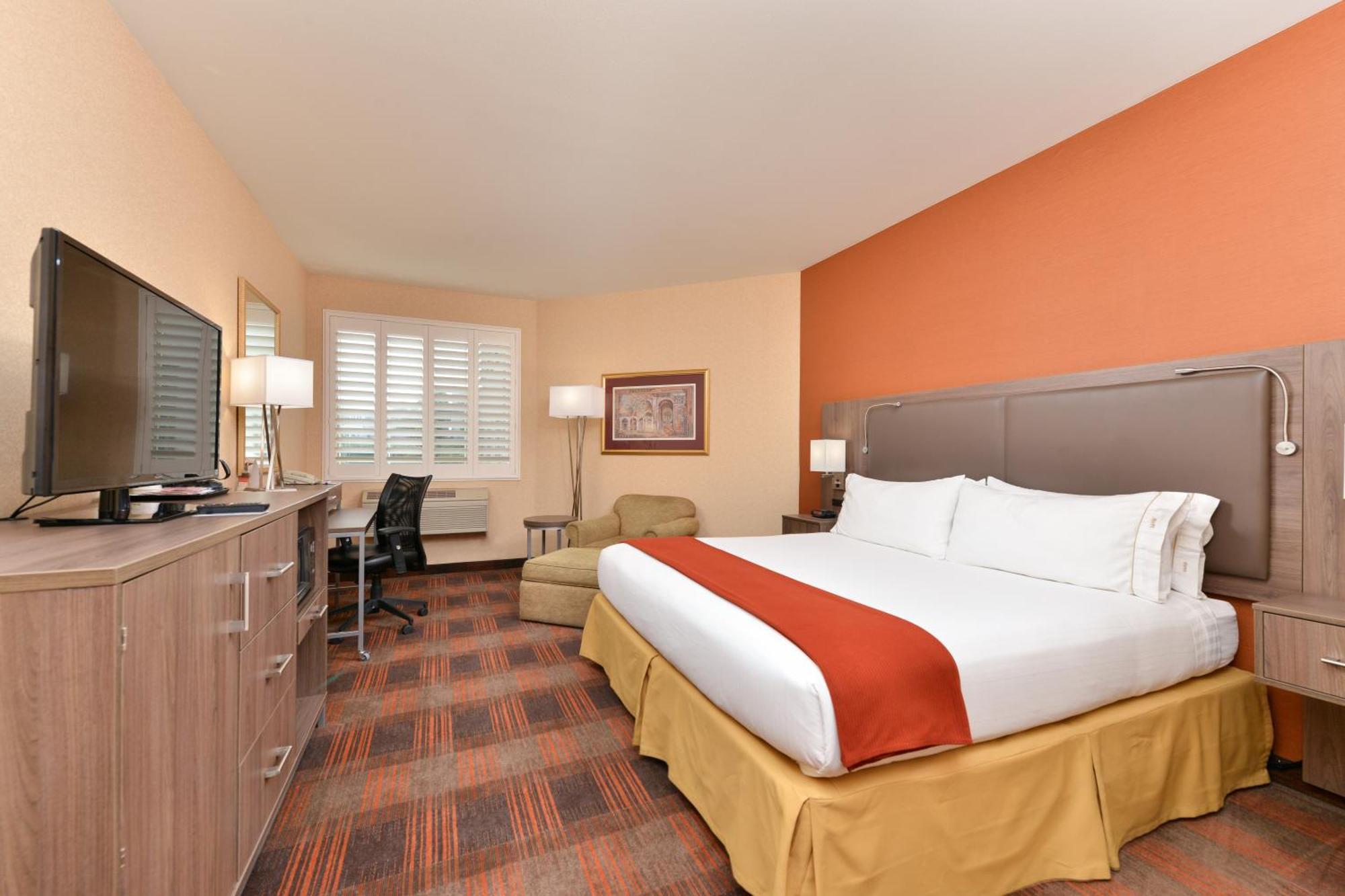 Holiday Inn Express & Suites Elk Grove Central - Hwy 99 By Ihg Εξωτερικό φωτογραφία